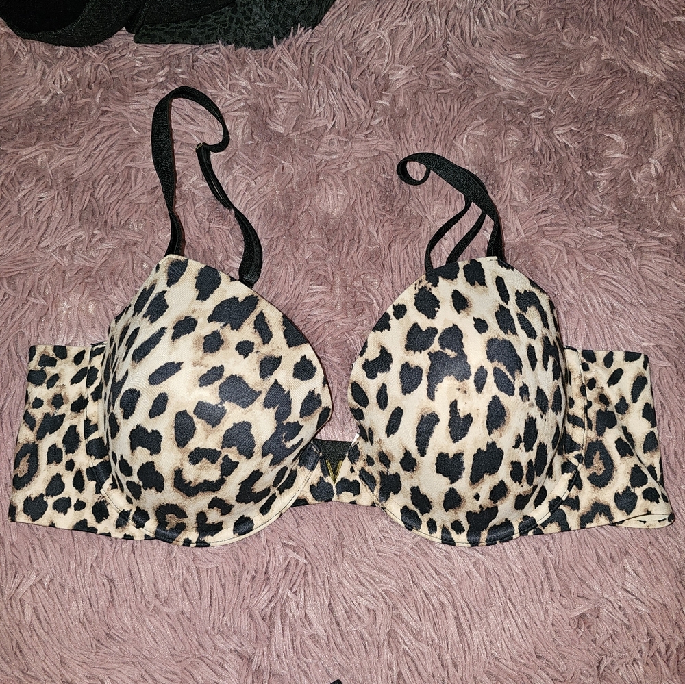 Victoria secret tshirt bra